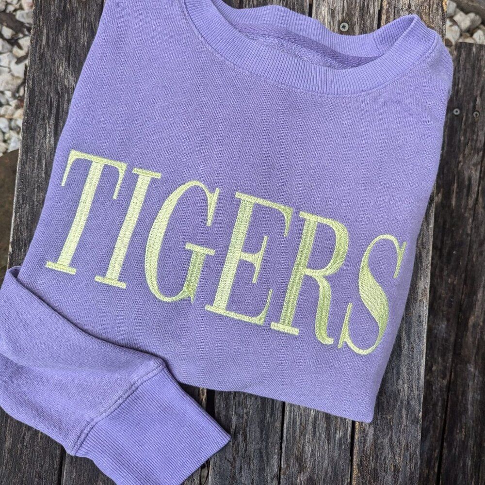 Embroidered TIGERS Women's High Low Pullover Sweatshirt Super Soft Lavender sz M